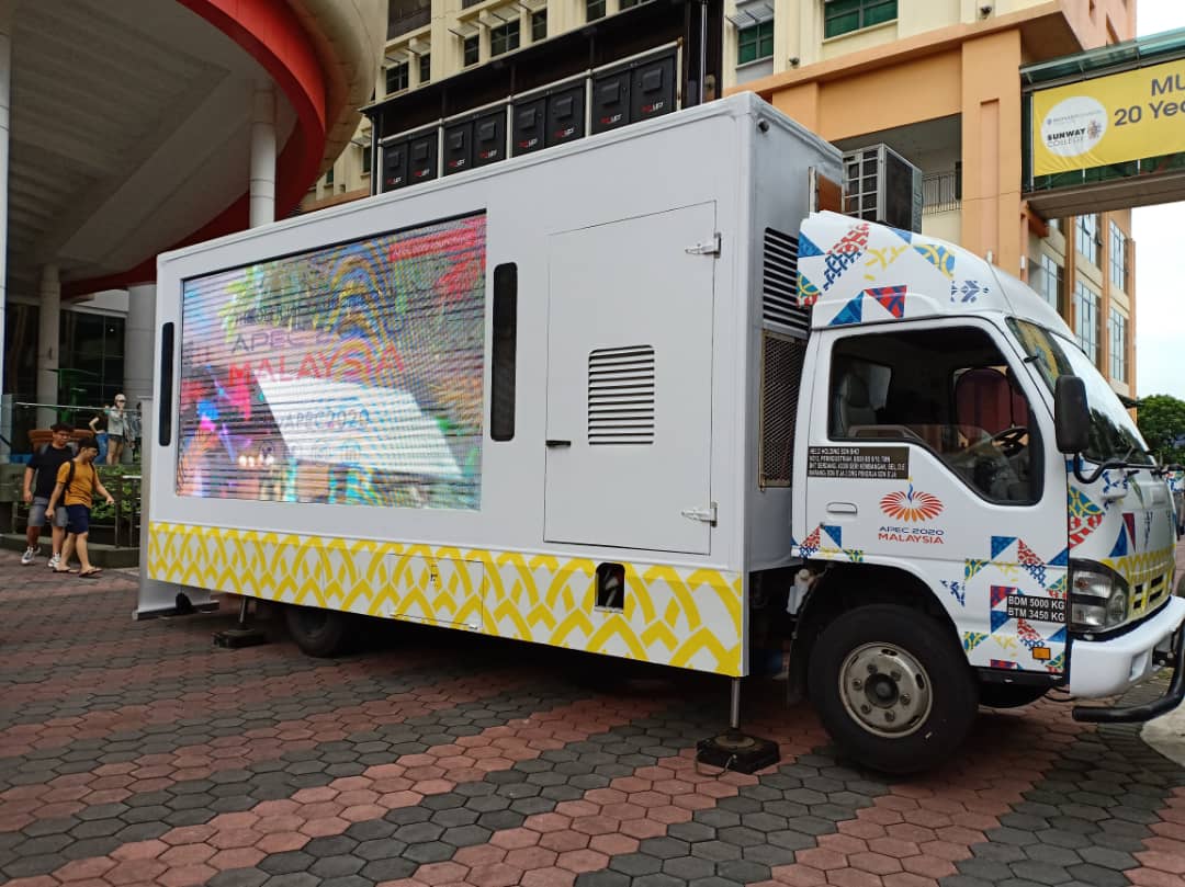 Kalau Nampak Truck Ni, Cepat Serbu Sebab Skuad APEC 2020 Ada Kejutan Untuk Korang!