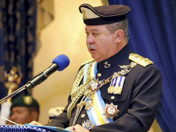 Sultan Johor Beri Amaran Bubar Kerajaan Negeri Jika Kemelut Politik Berterusan