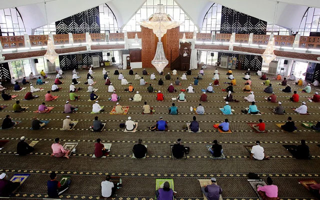 Jemaah Di Kuala Lumpur Dibenarkan Solat Jumaat Di Masjid Tetapi Bersyarat