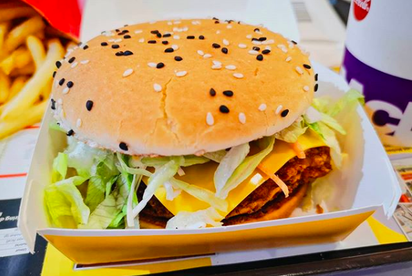 Nikmati Kehebatan Burger Spicy Grand McChicken Baharu Dengan Selera Yang Lebih Hebat!