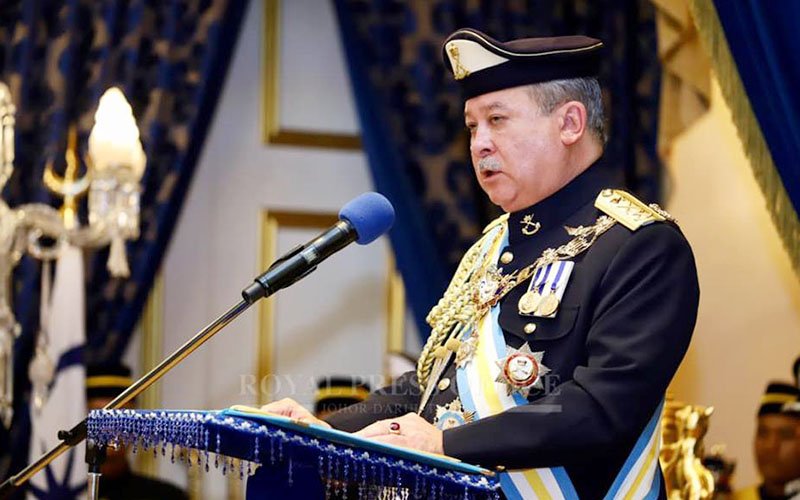 Sultan Johor Benarkan Solat Jumaat, Solat Fardhu Di Masjid Terhad 12 Orang Jemaah Sahaja