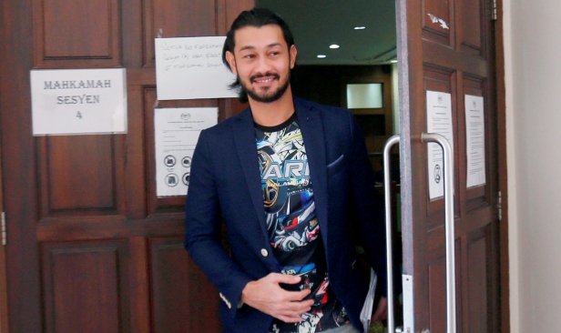 Hukuman Penjara 13 Bulan Digantikan Dengan Denda RM5,500. Farid Kamil Menyesal & Mohon Maaf