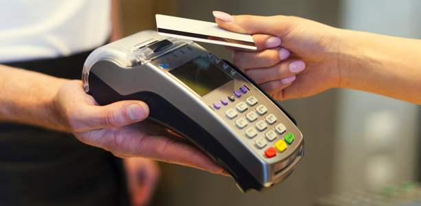 Ini 5 Kelebihan Bila Berbelanja Menggunakan Kad ATM MyDebit Yang Korang Perlu Tahu!