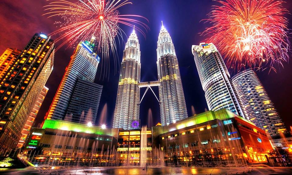 Apa Azam Korang Tahun Ni? Ini 5 Azam Tahun Baru Yang Paling Popular Di Kalangan Rakyat Malaysia!