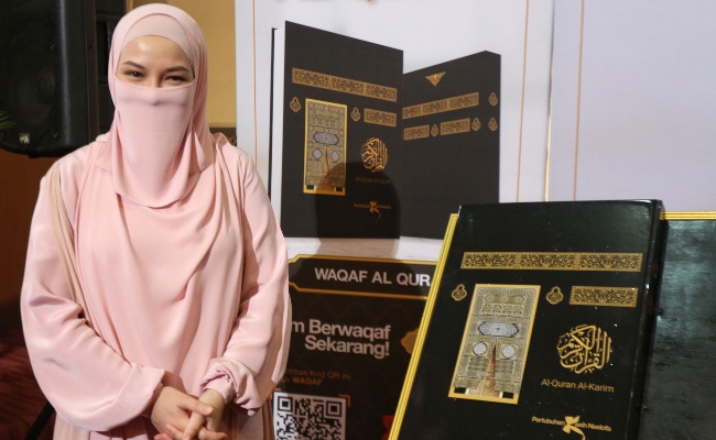 Neelofa Lakar Sejarah Miliki Al-Quran Beridentiti Sendiri, Sasar Lebih 30,000 Jualan Untuk Wakaf